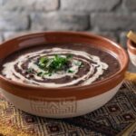 Caldo de Frijol Negro con Crema Receta