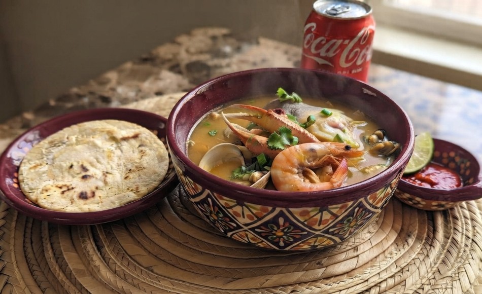 Caldo de Mariscos