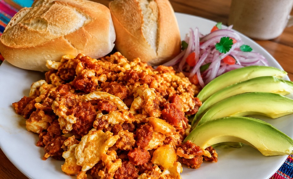 Salchicha Huachana con Huevos
