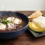 Sopa de Frijoles con Huevo Receta