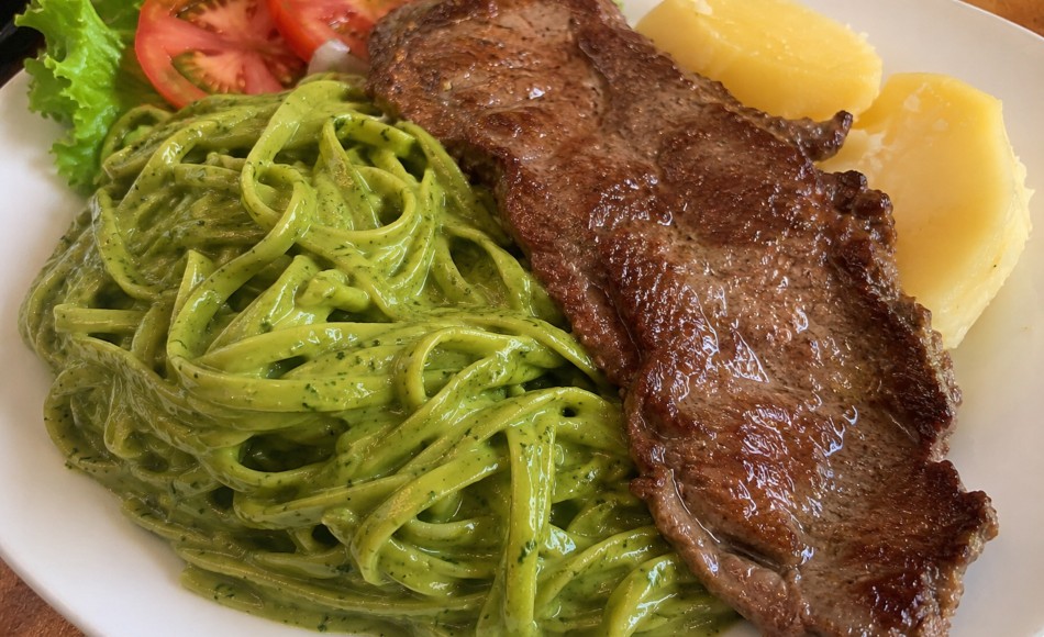 Tallarín Verde con Bistec