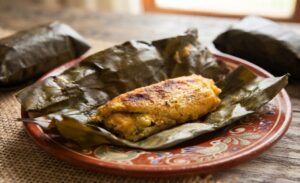 Tamal de Elote Envuelto en Hojas